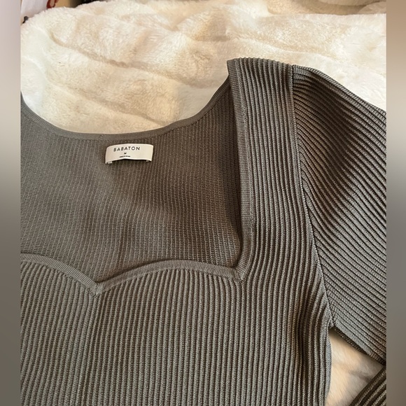 Babaton Tops - Babaton M Top Extra Slim Bodycon Long Sleeve Neutral Sweeatheart Ribbed Stretch